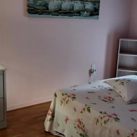 Ciel Bleu De - Vue Azur Avec Piscines Et Jardin *